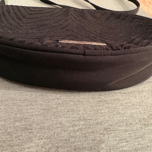 Vera Bradley Crossbody Bag - Picture 6 of 8